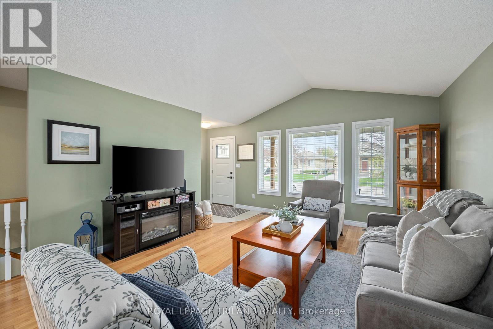 24 Sifton Drive, St. Thomas, Ontario  N5R 6C7 - Photo 5 - X13025580