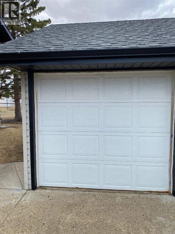 21, 5302 47 Street, Camrose, Alberta  T4V 1K6 - Photo 3 - A2303052