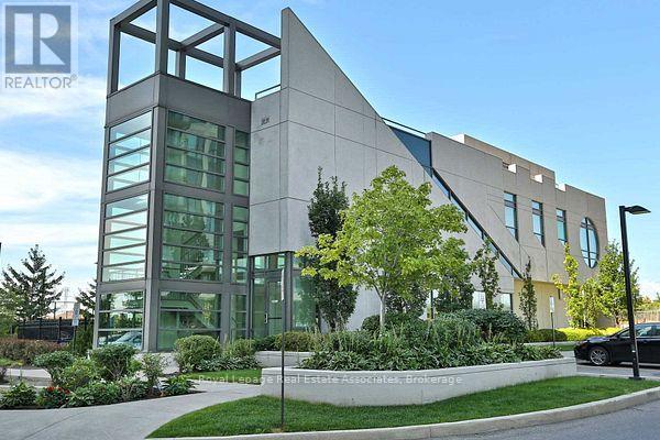 515 - 339 Rathburn Road W, Mississauga, Ontario  L5B 0K6 - Photo 3 - W13022578