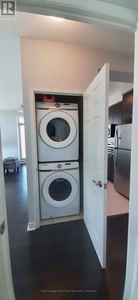 515 - 339 Rathburn Road W, Mississauga, Ontario  L5B 0K6 - Photo 15 - W13022578