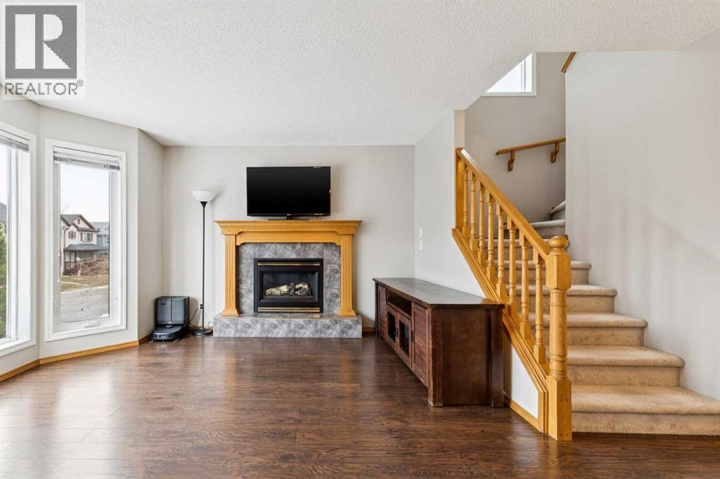 81 Bridlewood Manor Sw, Calgary, Alberta  T2Y 3T4 - Photo 5 - A2294484