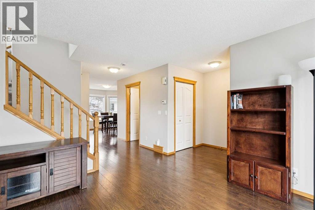 81 Bridlewood Manor Sw, Calgary, Alberta  T2Y 3T4 - Photo 7 - A2294484