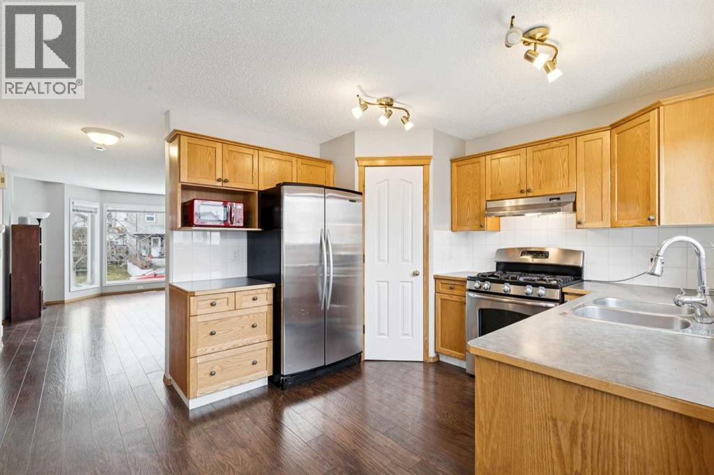 81 Bridlewood Manor Sw, Calgary, Alberta  T2Y 3T4 - Photo 10 - A2294484