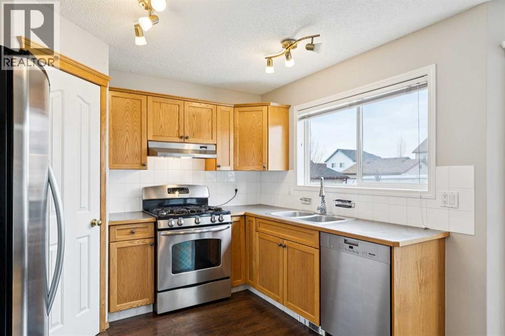 81 Bridlewood Manor Sw, Calgary, Alberta  T2Y 3T4 - Photo 8 - A2294484