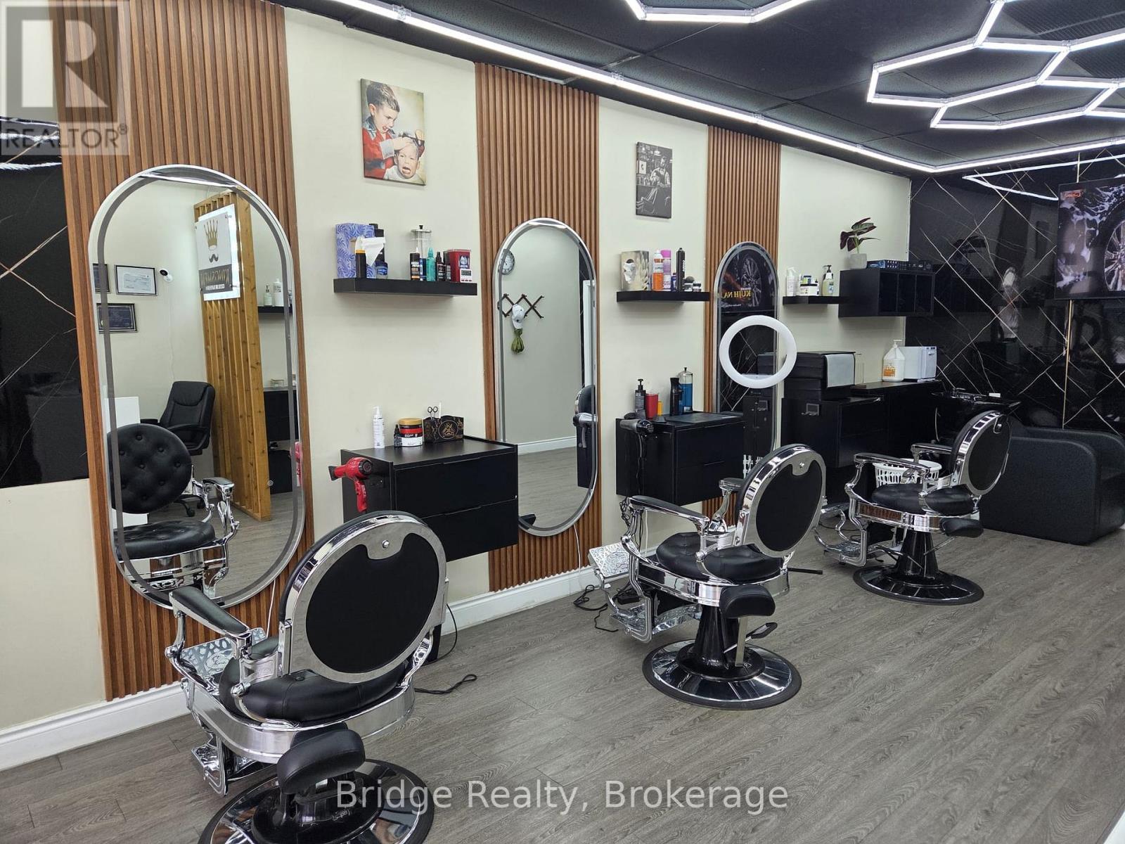 4 - 635 Greenhill Avenue, Hamilton, Ontario  L8K 5W8 - Photo 11 - X12878280