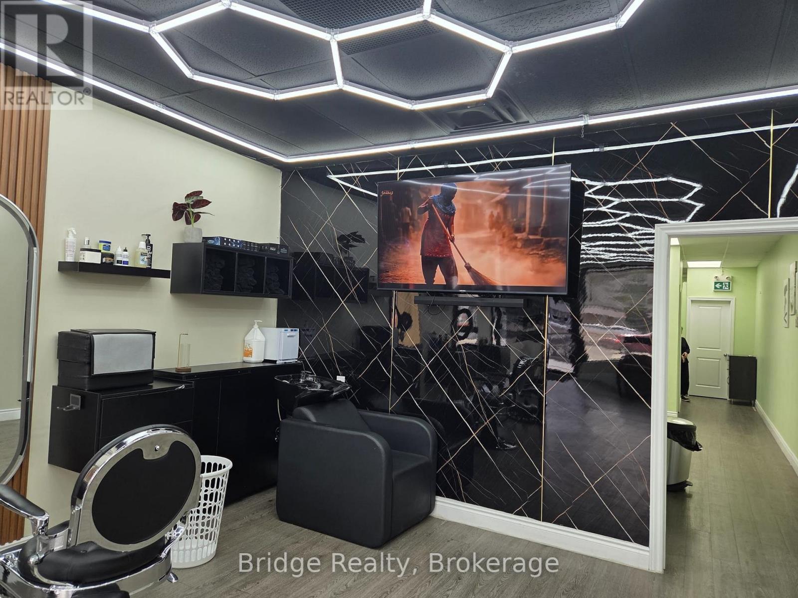 4 - 635 Greenhill Avenue, Hamilton, Ontario  L8K 5W8 - Photo 13 - X12878280