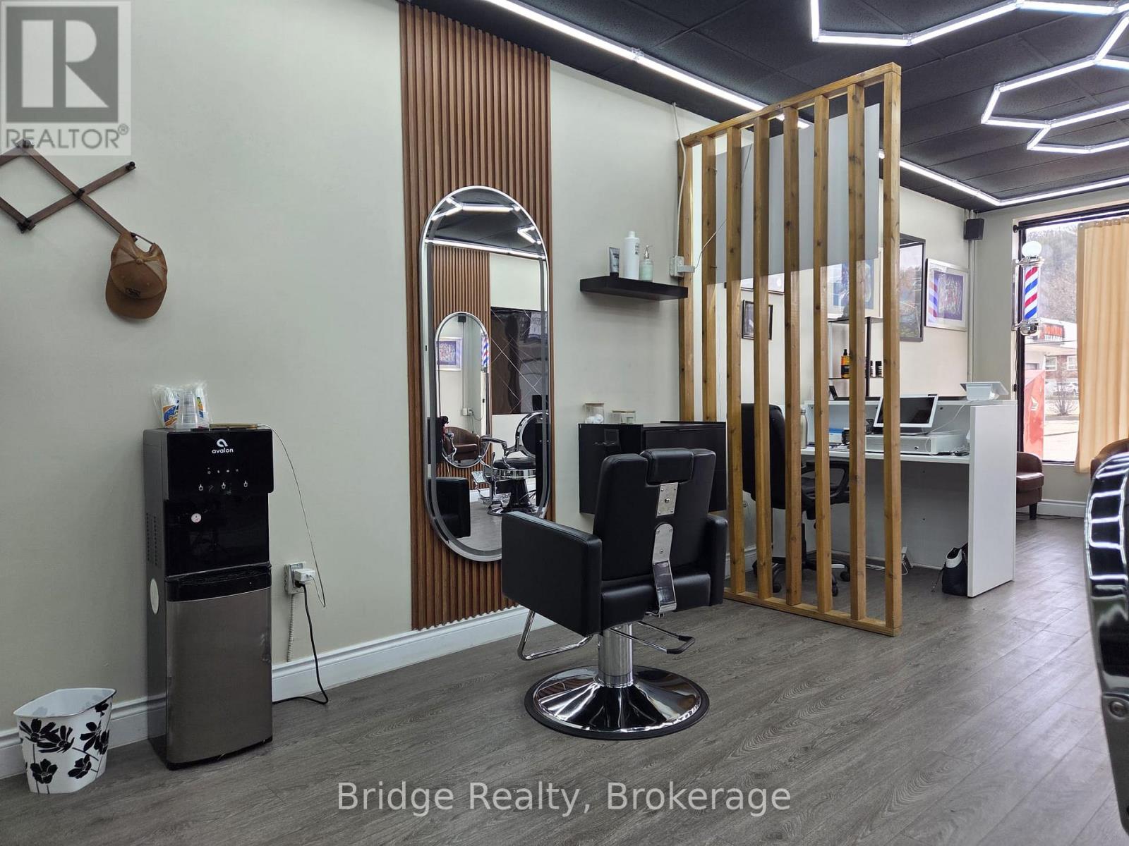 4 - 635 Greenhill Avenue, Hamilton, Ontario  L8K 5W8 - Photo 15 - X12878280