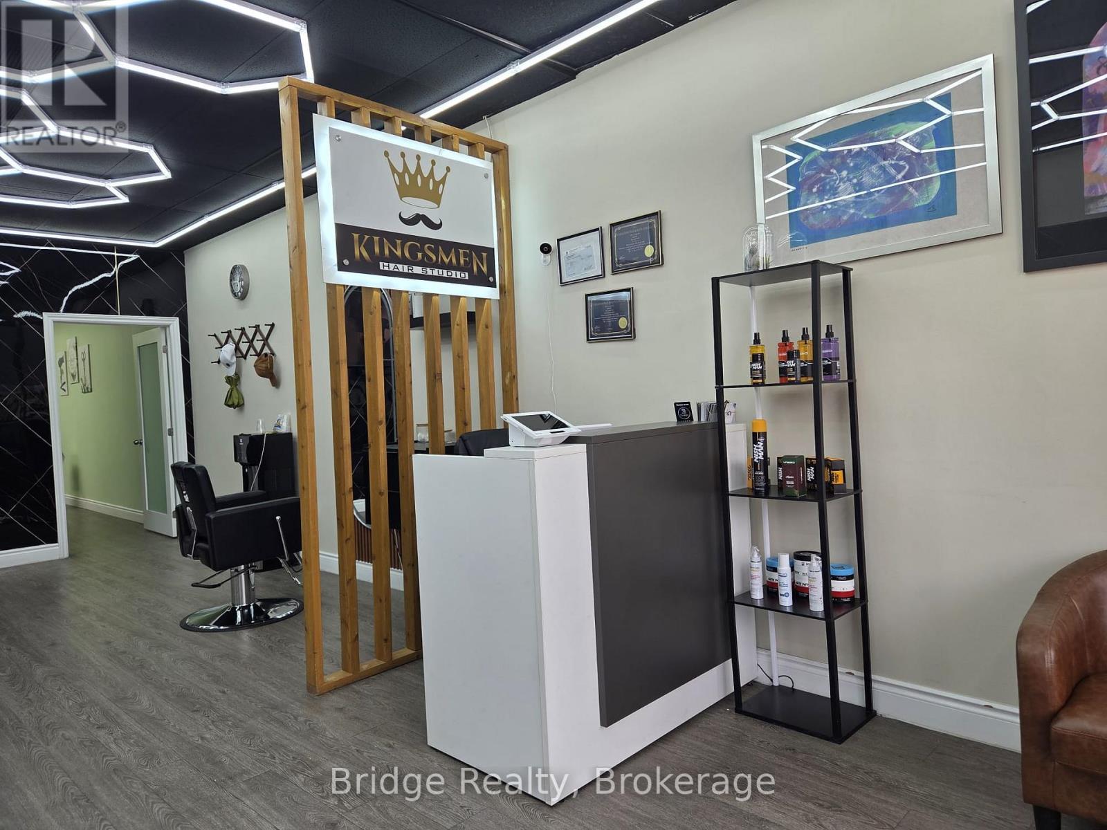 4 - 635 Greenhill Avenue, Hamilton, Ontario  L8K 5W8 - Photo 8 - X12878280