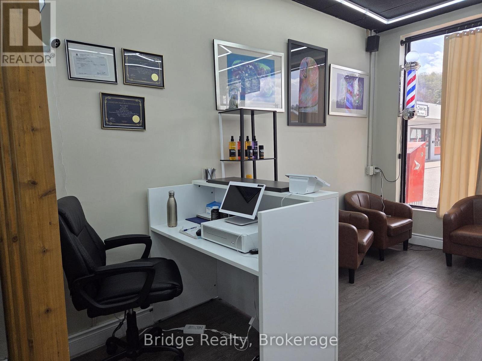 4 - 635 Greenhill Avenue, Hamilton, Ontario  L8K 5W8 - Photo 9 - X12878280