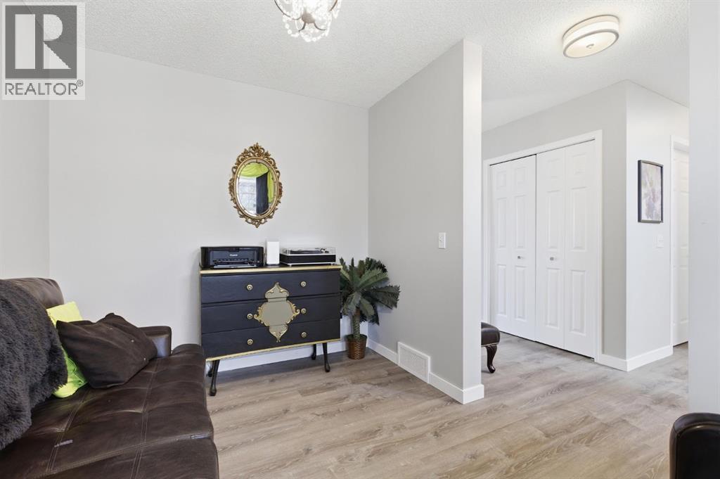 44 Cimarron Grove Way, Okotoks, Alberta  T1S 2L9 - Photo 6 - A2300564