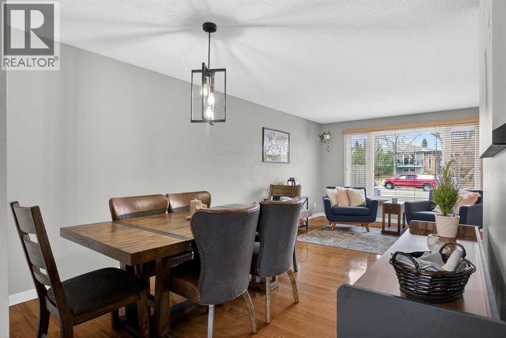 1480 Berkley Drive NW, Calgary, Alberta  T3k 1T8 - Photo 3 - A2301286