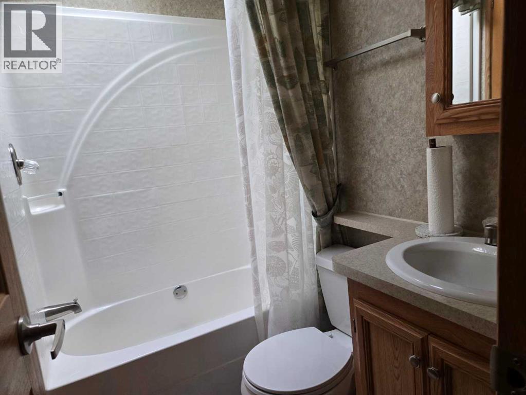 481 Carefree Resort, Rural Red Deer County, Alberta  T4G 0K6 - Photo 12 - A2303208