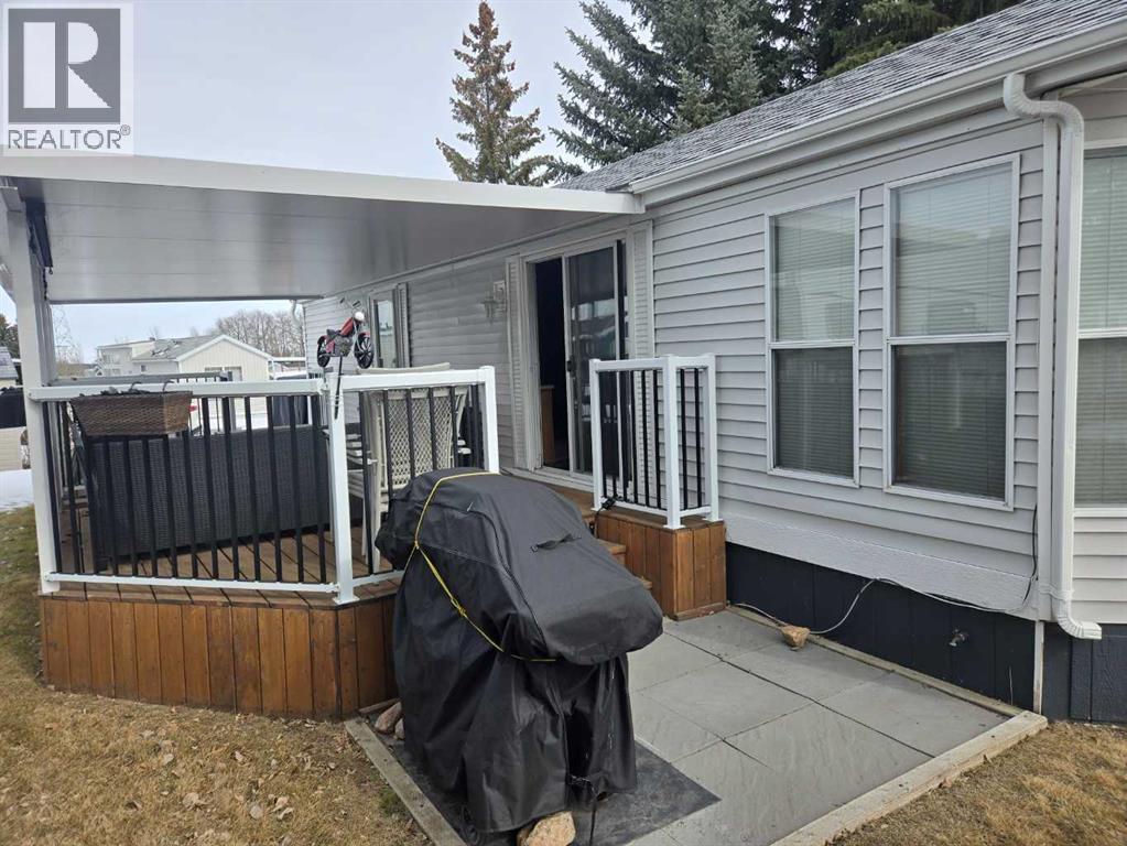 481 Carefree Resort, Rural Red Deer County, Alberta  T4G 0K6 - Photo 2 - A2303208