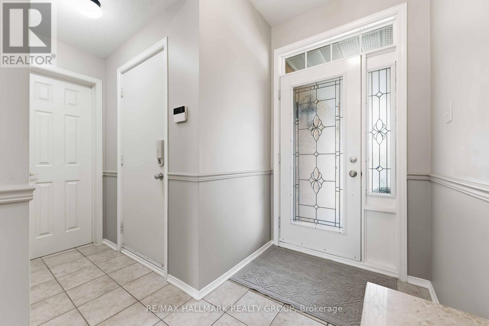 29 Birchfield Avenue, Ottawa, Ontario  K2M 2N5 - Photo 3 - X13025448