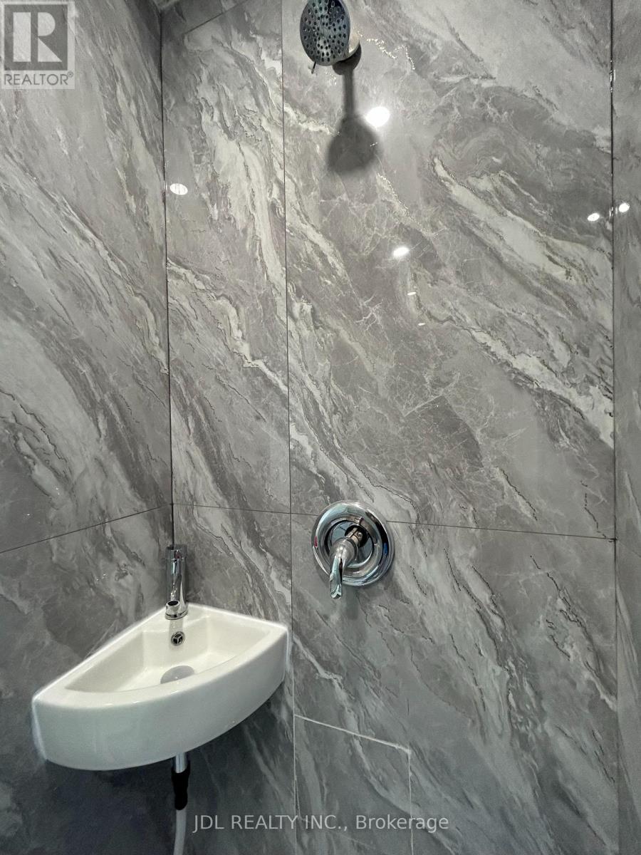 18 Cadillac Ave Avenue, Toronto, Ontario  M3H 1R9 - Photo 30 - C12808446