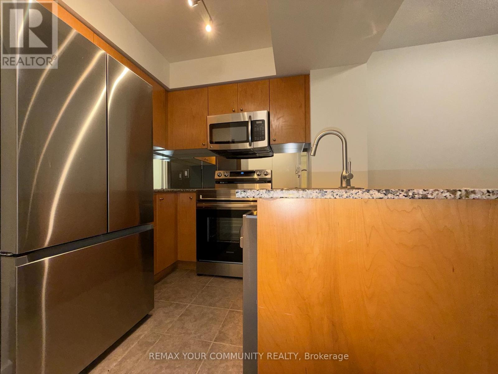 606 - 8 Scollard Street, Toronto, Ontario  M5R 1M2 - Photo 8 - C13025094