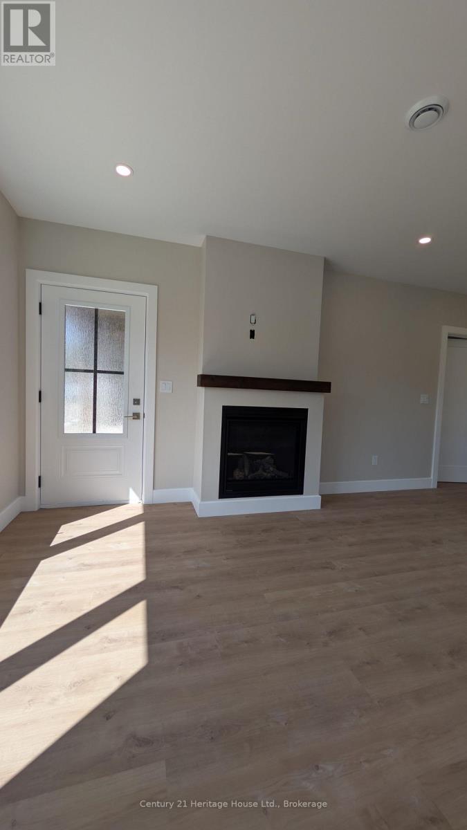 329 Arthur Street, Wellington North, Ontario  N0G 2L3 - Photo 5 - X12594642