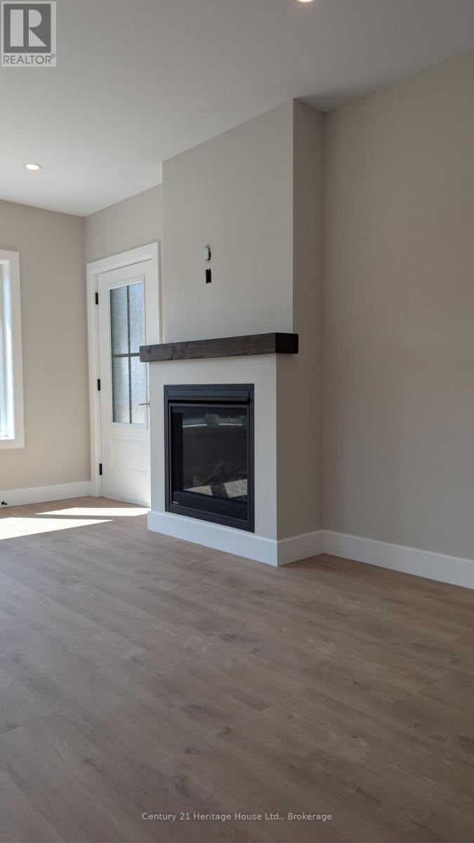 327 Arthur Street, Wellington North, Ontario  N0G 2L3 - Photo 4 - X12594634