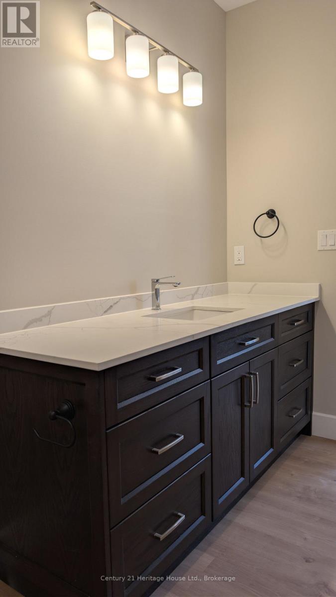 327 Arthur Street, Wellington North, Ontario  N0G 2L3 - Photo 6 - X12594634