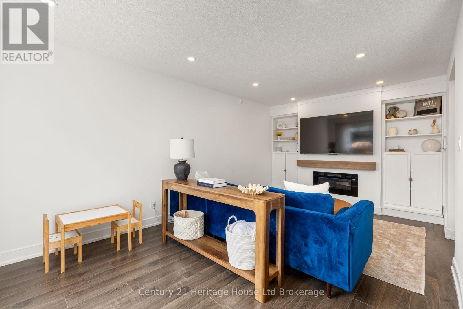 9 San Vito Way, Toronto, Ontario  M3L 2G7 - Photo 8 - W13025582