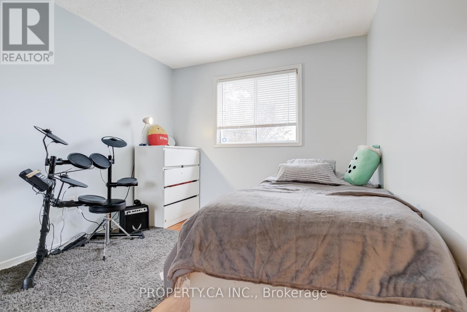 6 Hendley Drive, Ajax, Ontario  L1T 2C6 - Photo 17 - E13024088