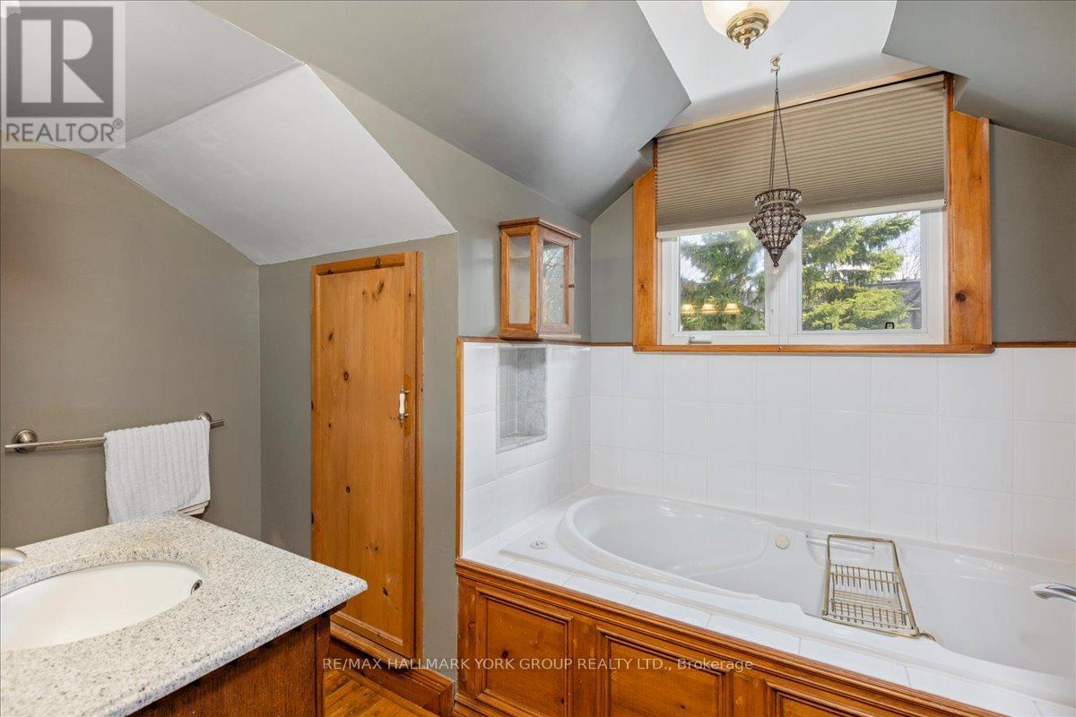 181 Lake Drive N, Georgina, Ontario  L4P 3C8 - Photo 35 - N13019498