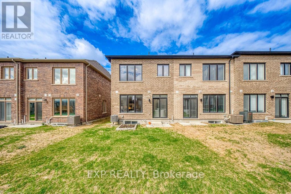 69 Freeman Williams Street, Markham, Ontario  L6C 3K4 - Photo 37 - N13021992