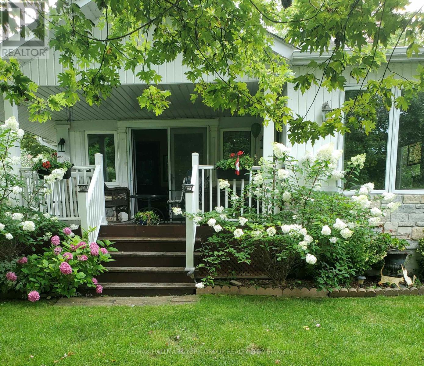 181 Lake Drive N, Georgina, Ontario  L4P 3C8 - Photo 12 - N13019498