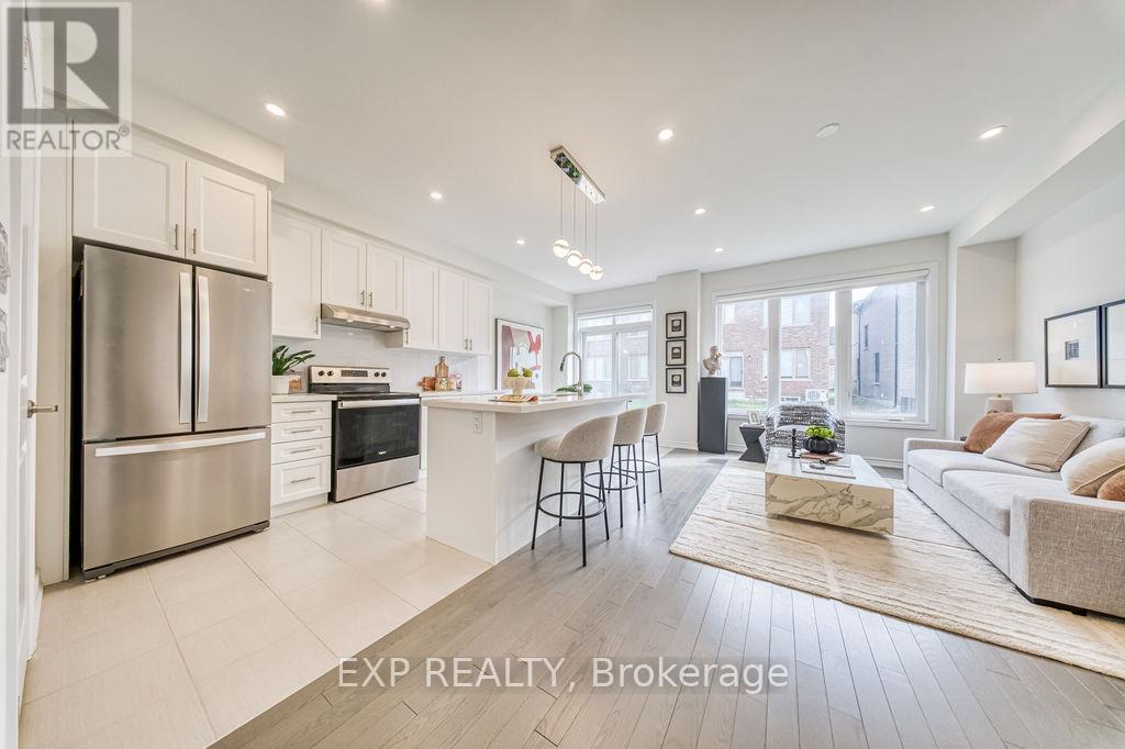 69 Freeman Williams Street, Markham, Ontario  L6C 3K4 - Photo 4 - N13021992