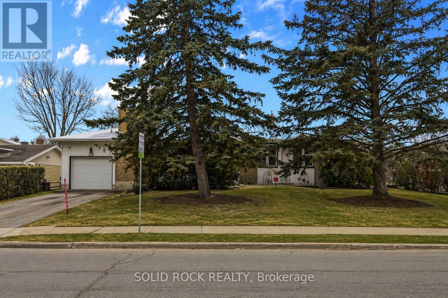 28 Carbrooke Street, Ottawa, Ontario  K2L 1B3 - Photo 3 - X12906854