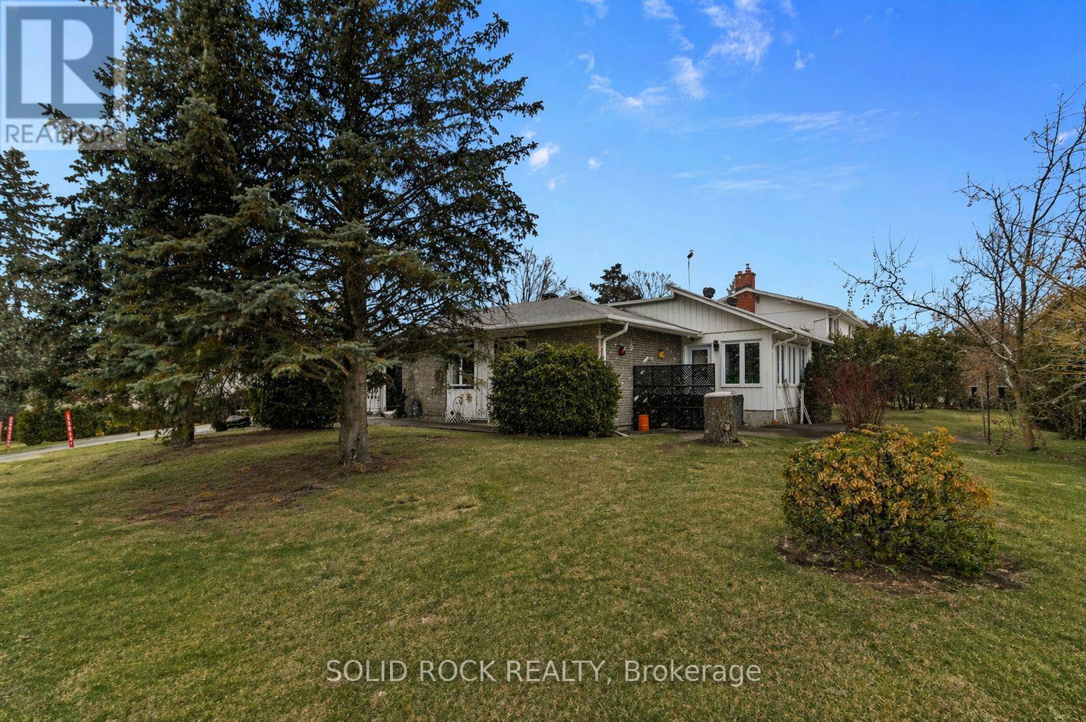 28 Carbrooke Street, Ottawa, Ontario  K2L 1B3 - Photo 4 - X12906854