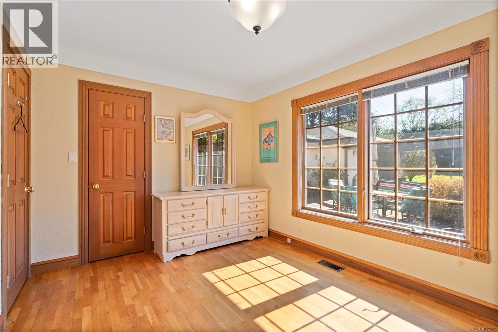 2425 Camelot Rd, Saanich, British Columbia  V8N 1J3 - Photo 19 - 1032866