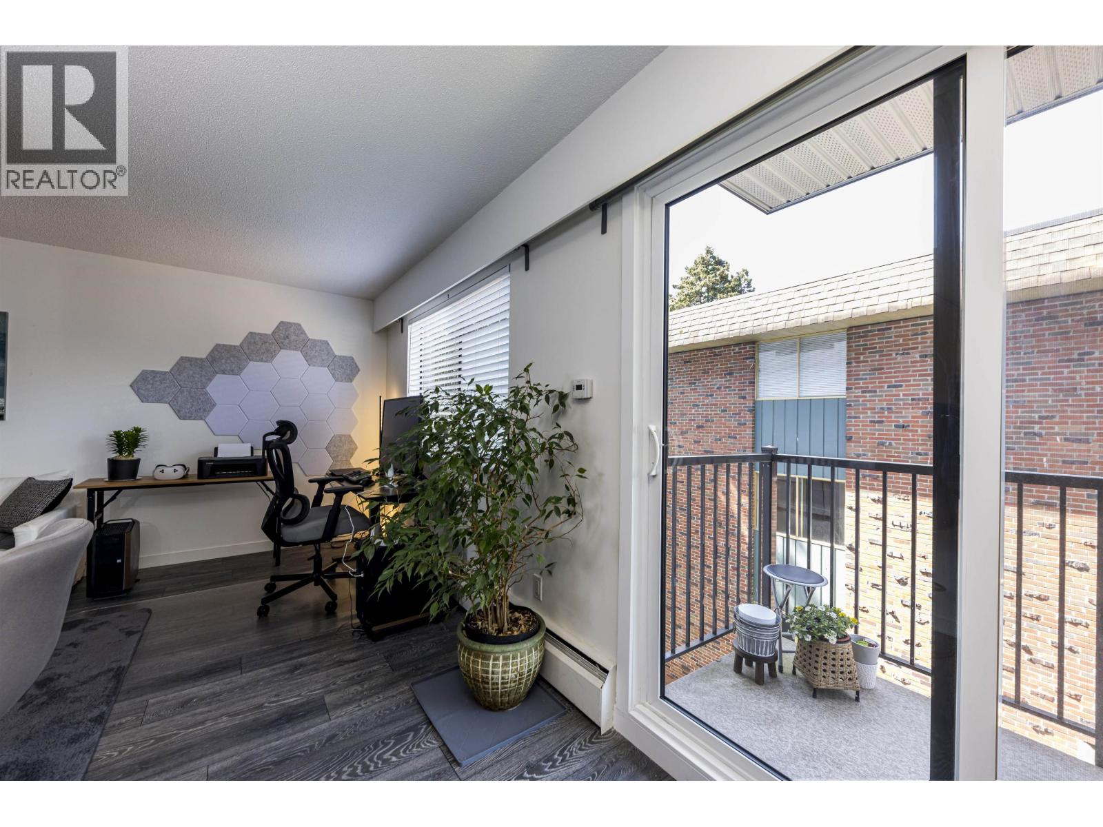 208 160 E 19th Street, North Vancouver, British Columbia  V7L 2Y8 - Photo 21 - R3113929