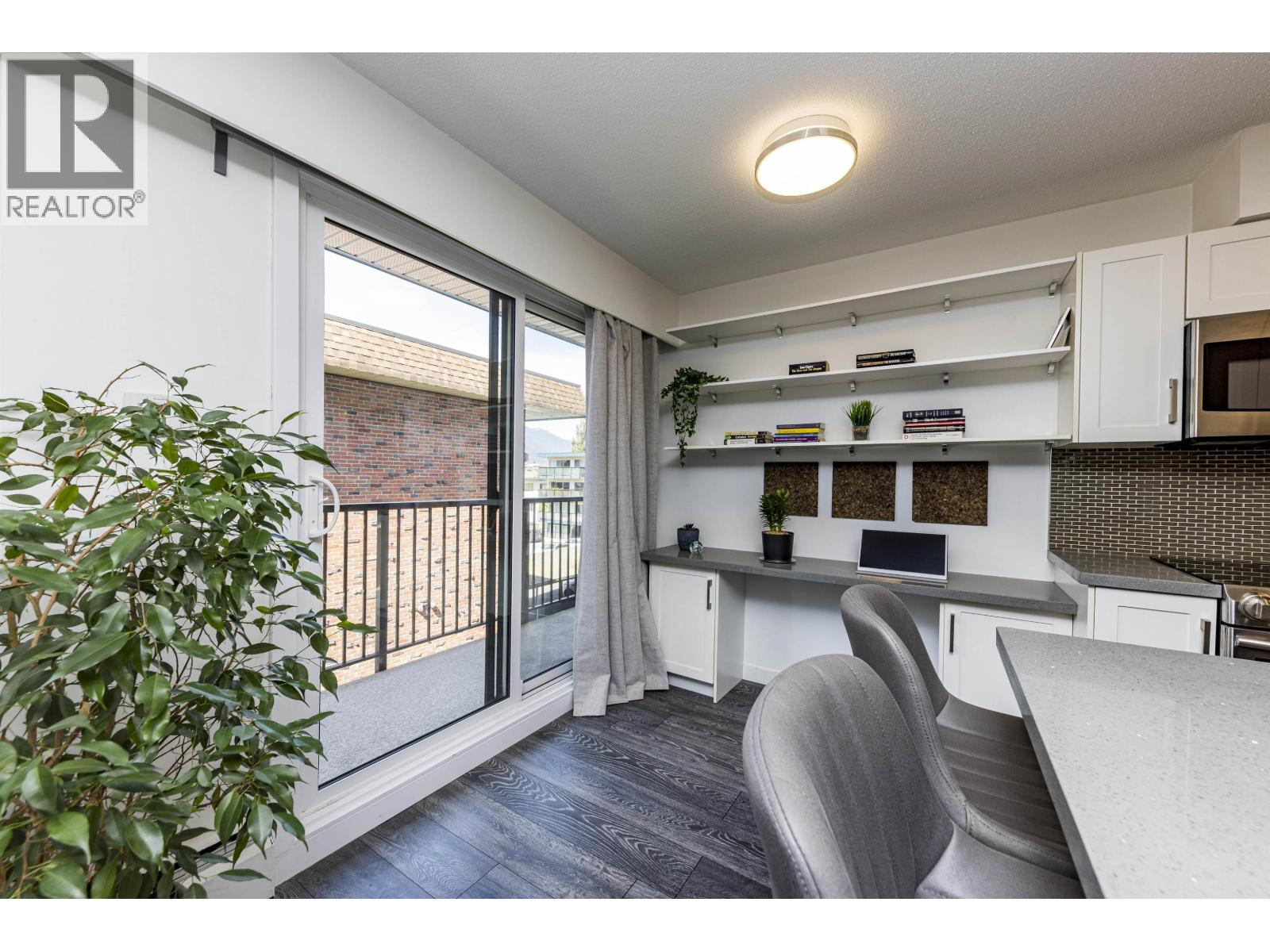 208 160 E 19th Street, North Vancouver, British Columbia  V7L 2Y8 - Photo 5 - R3113929