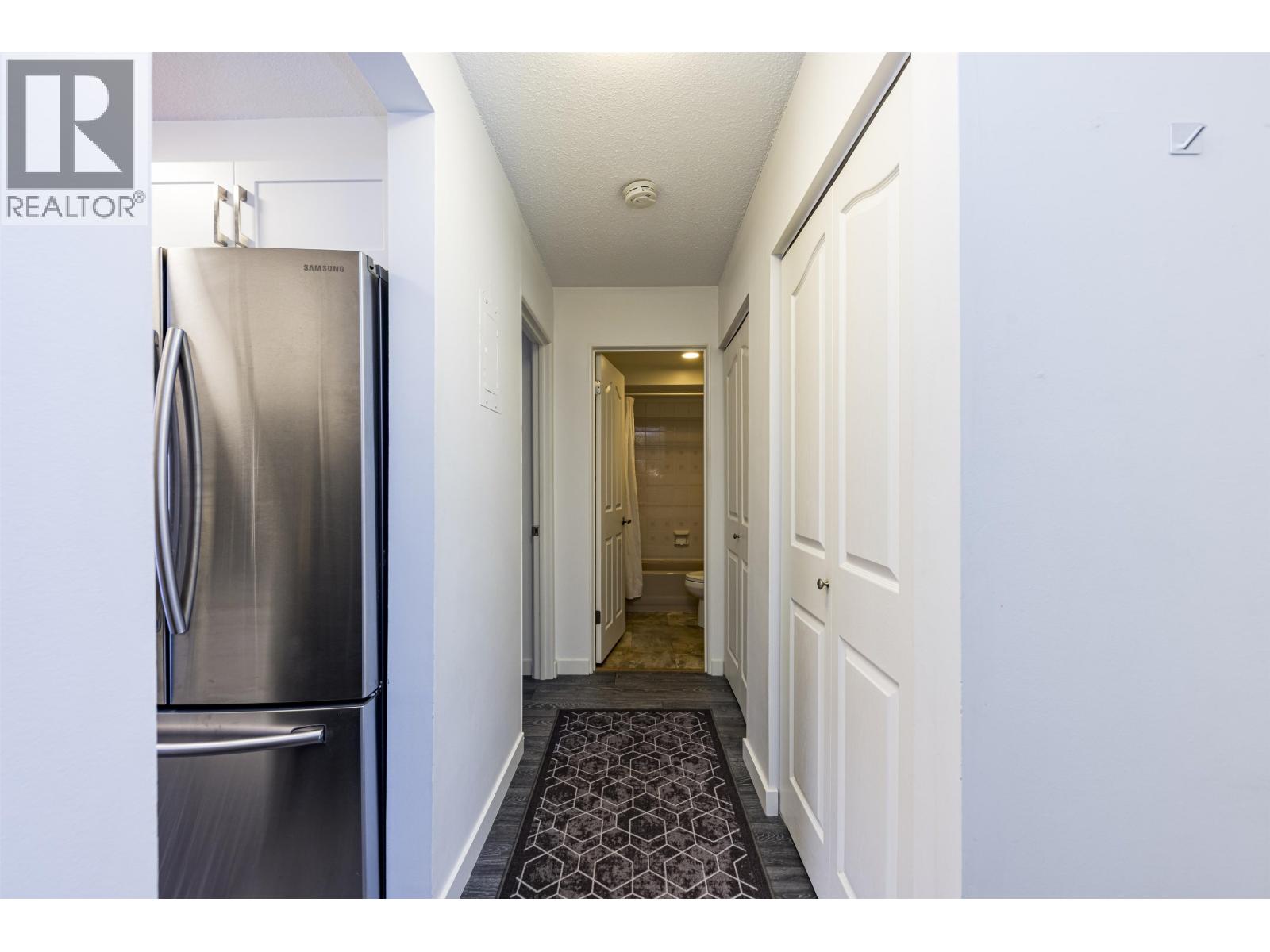 208 160 E 19th Street, North Vancouver, British Columbia  V7L 2Y8 - Photo 6 - R3113929