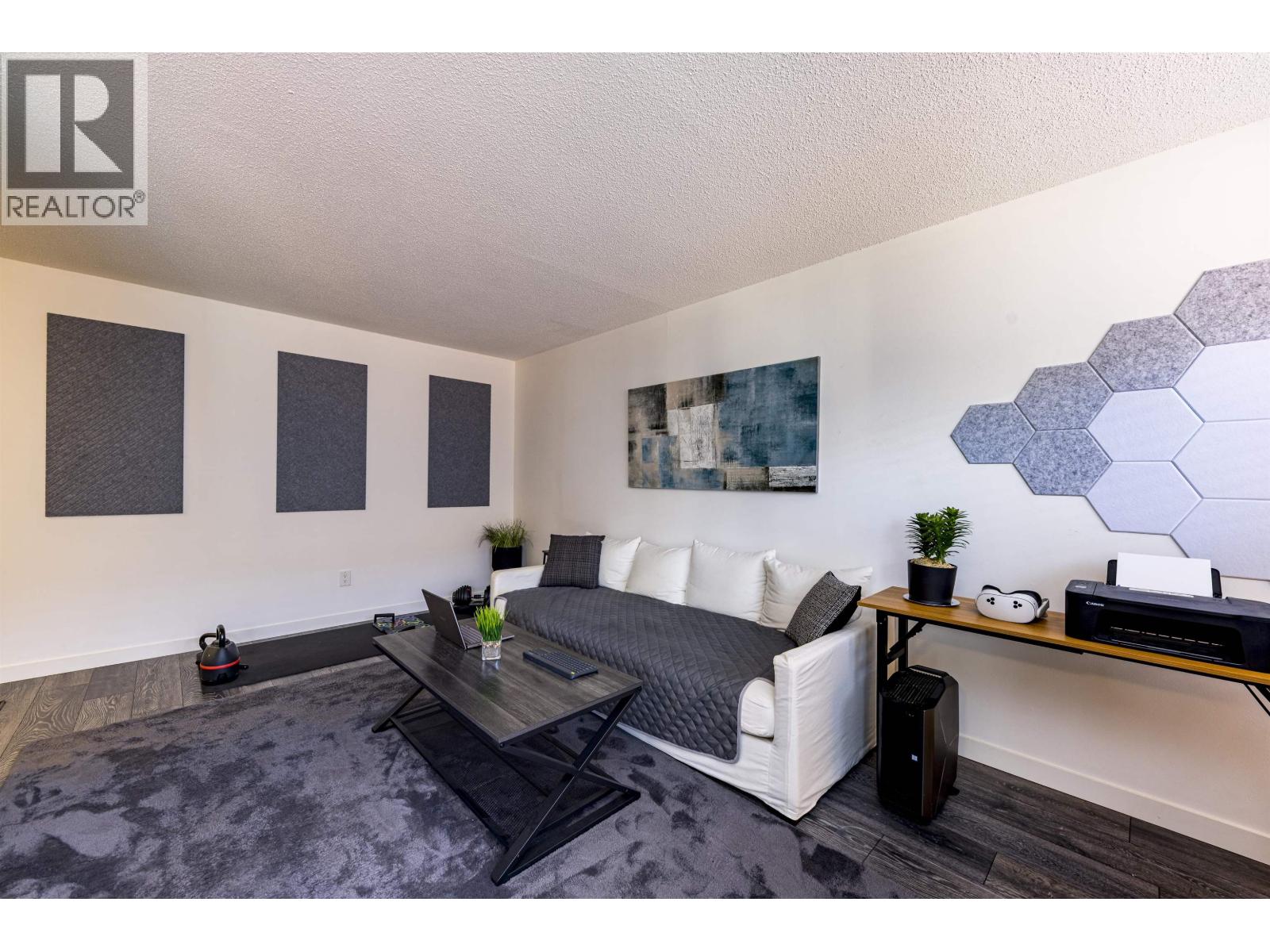 208 160 E 19th Street, North Vancouver, British Columbia  V7L 2Y8 - Photo 7 - R3113929