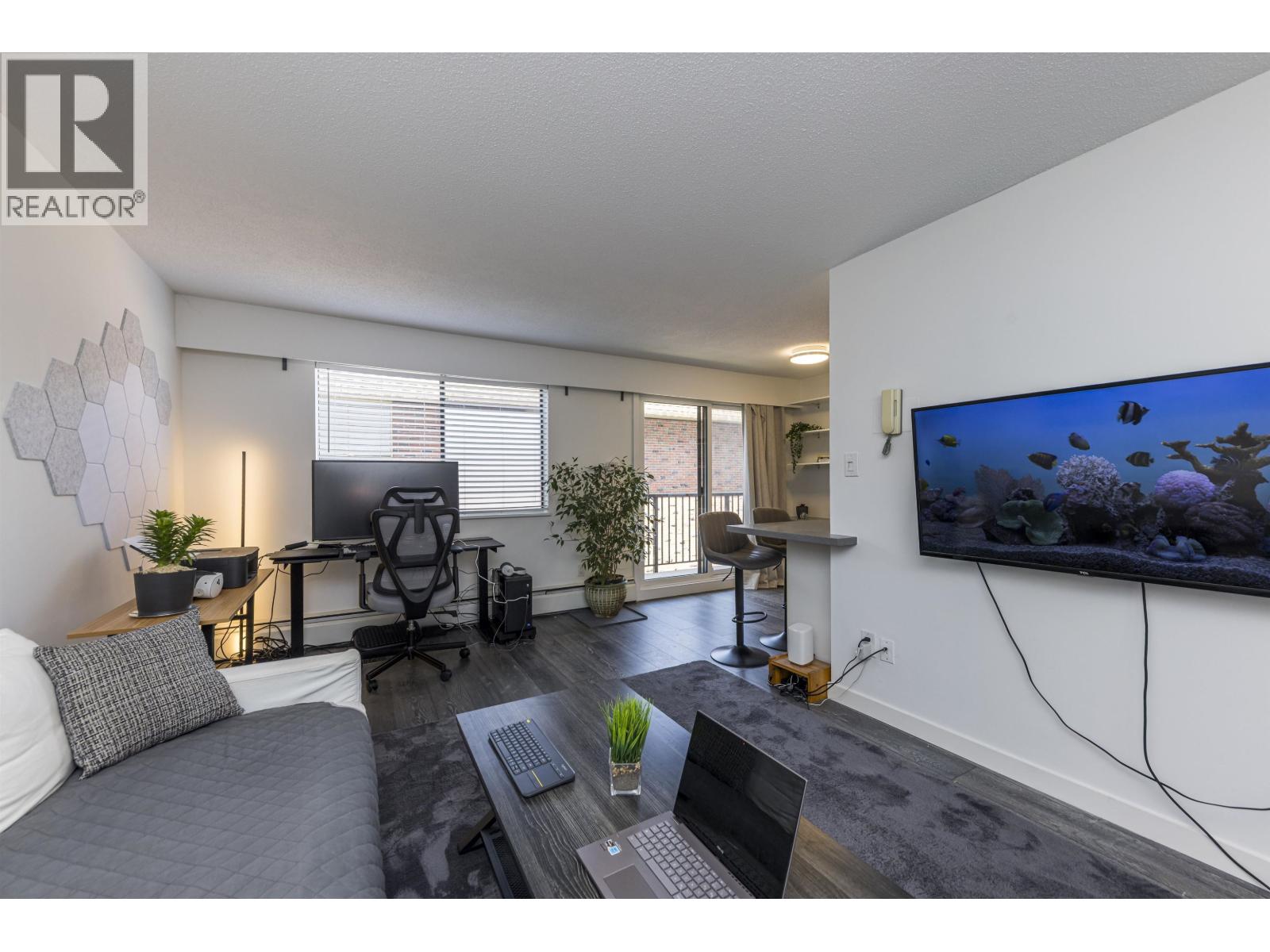 208 160 E 19th Street, North Vancouver, British Columbia  V7L 2Y8 - Photo 9 - R3113929