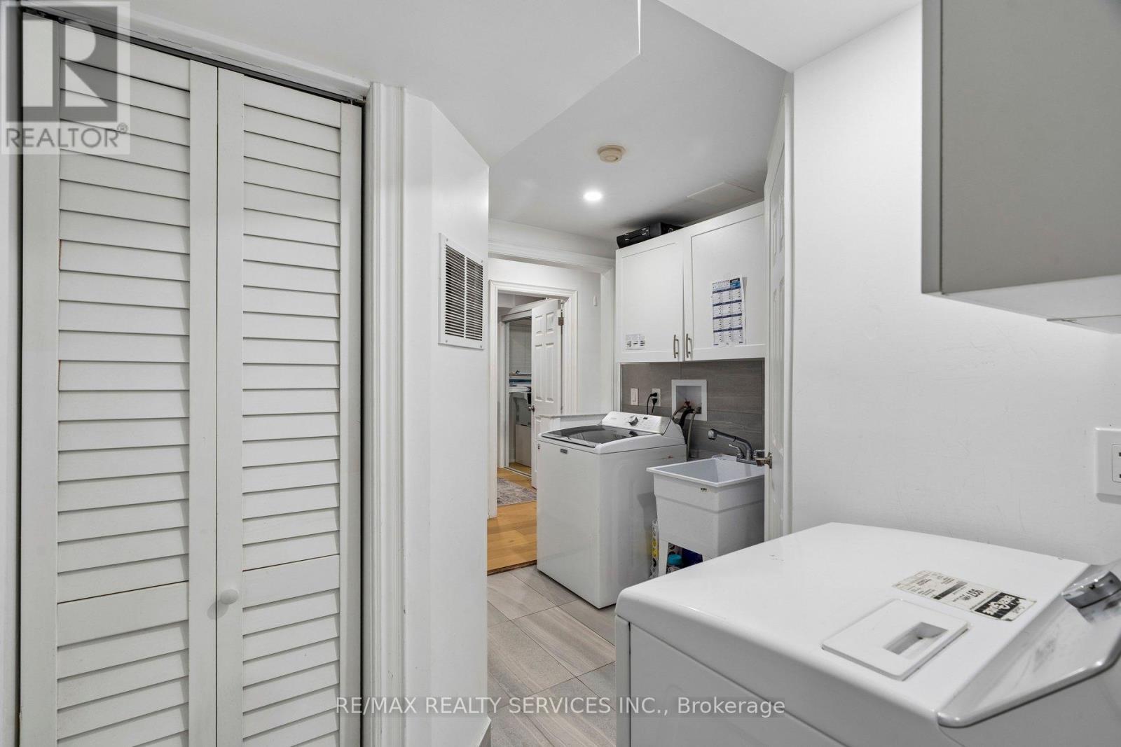 131 Charlton Settlement Avenue, Toronto, Ontario  M6M 5L5 - Photo 31 - W12992286