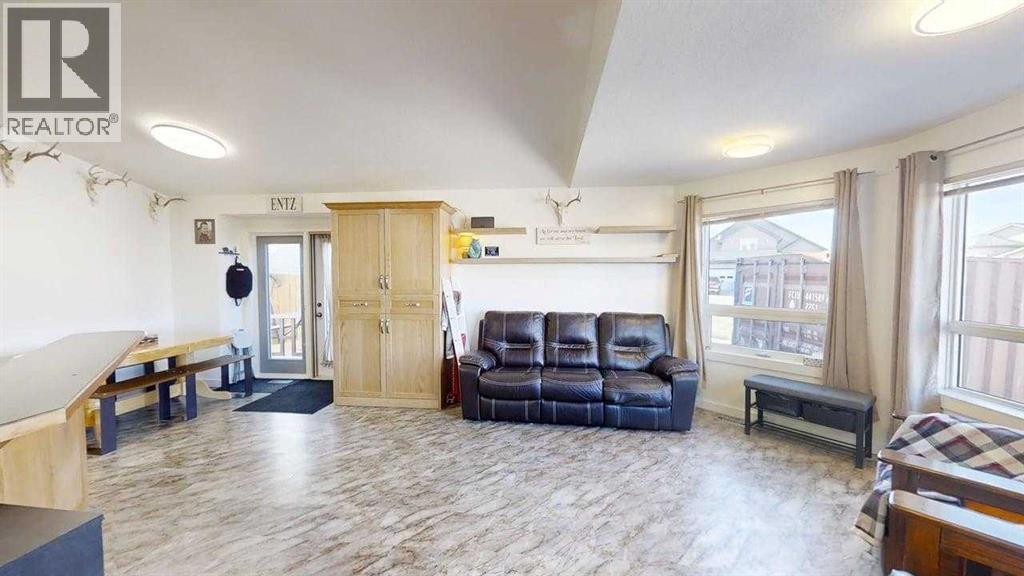 668 Blackfoot Terrace W, Lethbridge, Alberta  T1K 7X6 - Photo 3 - A2287585