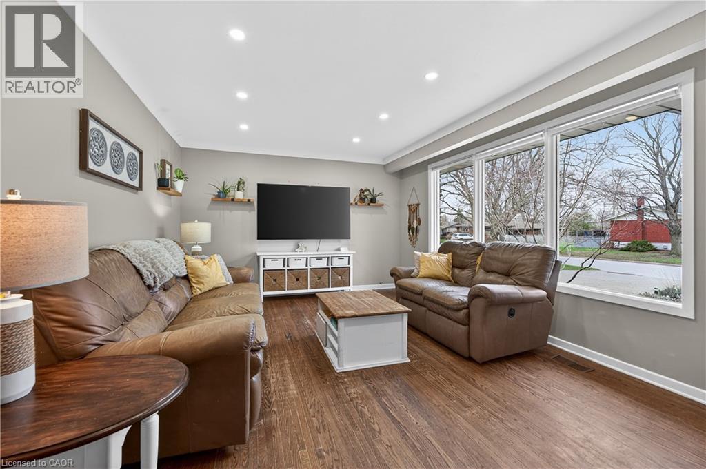 79 Prince Charles Drive, St. Catharines, Ontario  L2N 3Y8 - Photo 5 - 40822735