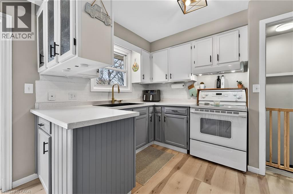 79 Prince Charles Drive, St. Catharines, Ontario  L2N 3Y8 - Photo 8 - 40822735