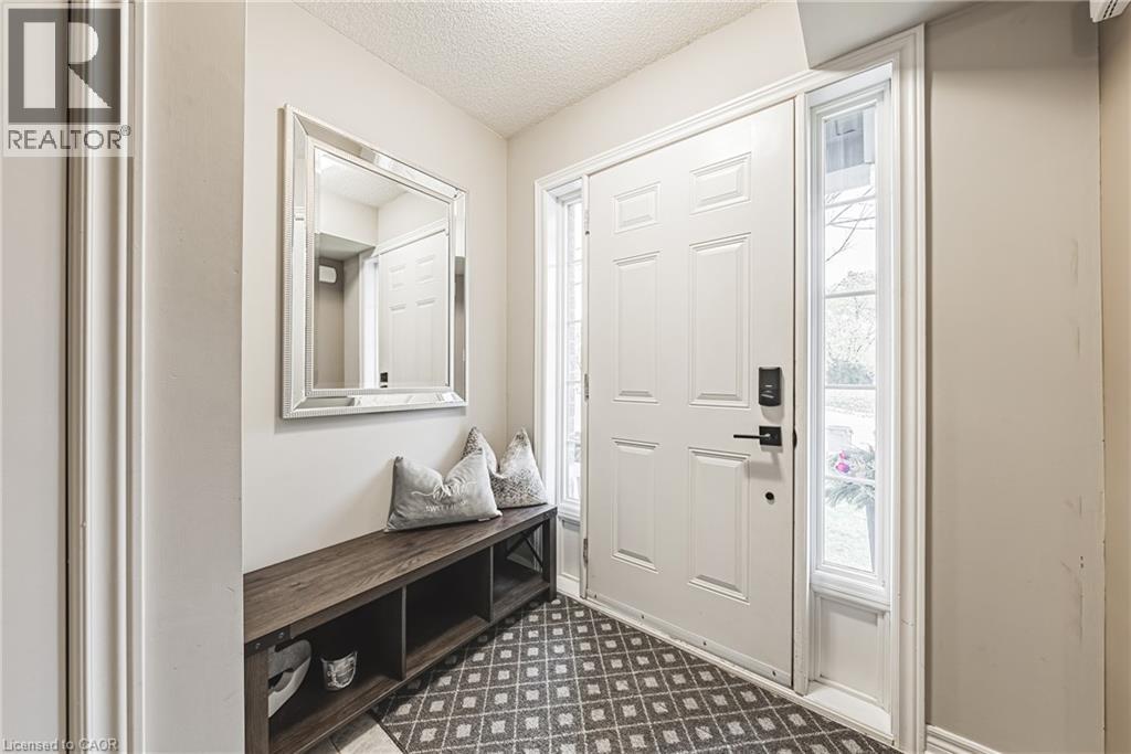 2220 Queensway Drive Unit# 4, Burlington, Ontario  L7R 0E7 - Photo 3 - 40822704