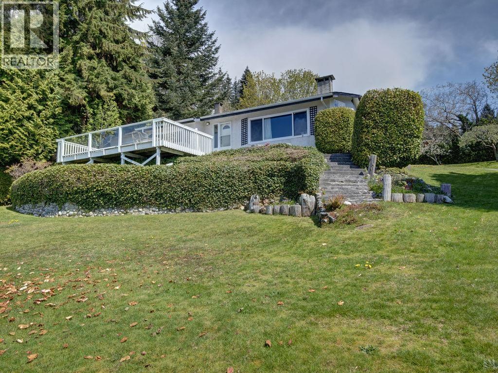 1708 Ocean Beach Esplanade, Gibsons, British Columbia  V0N 1V5 - Photo 4 - R3113934