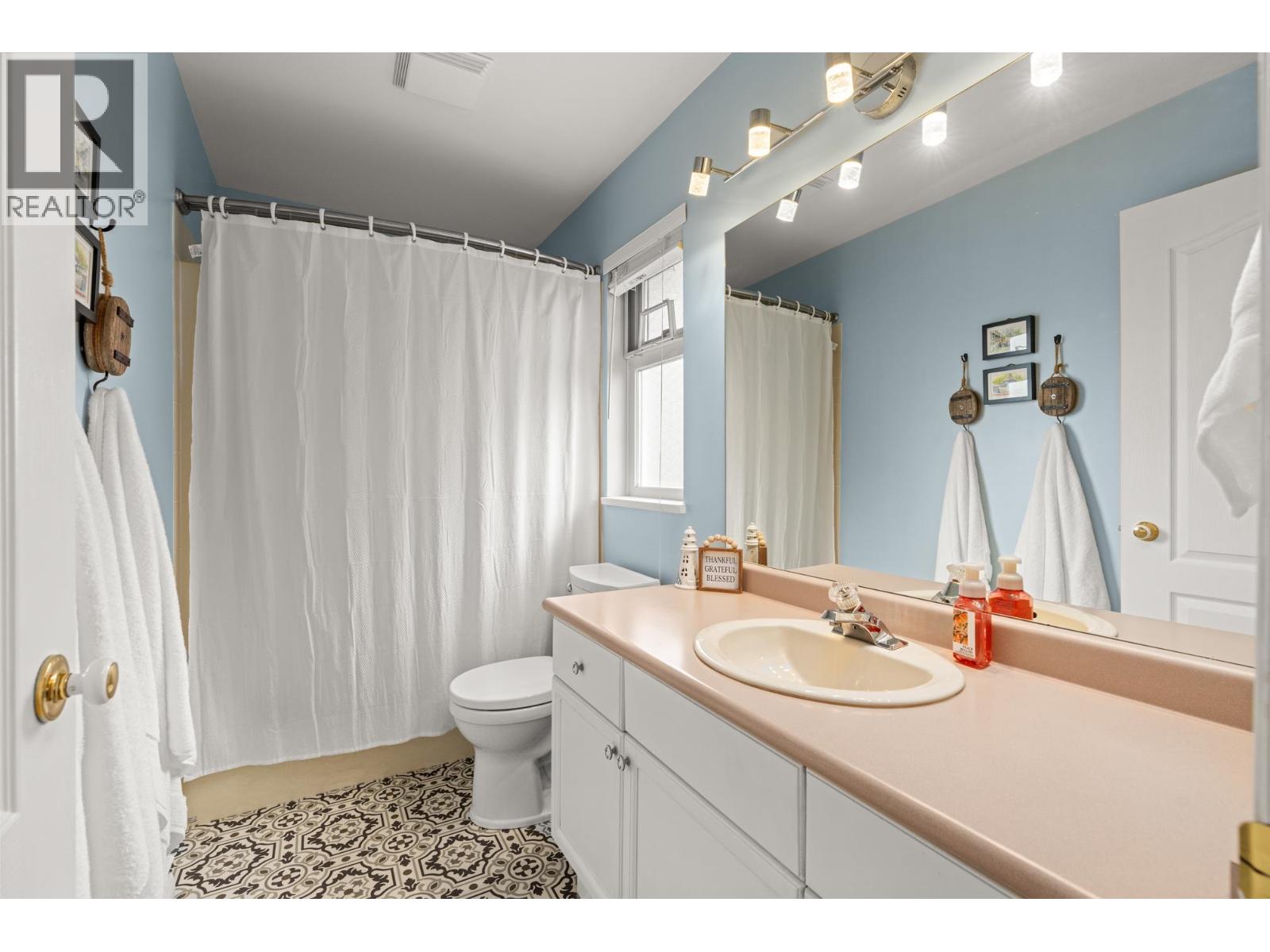 6365 Homestead Avenue, Sechelt, British Columbia  V7Z 0M7 - Photo 30 - R3113936