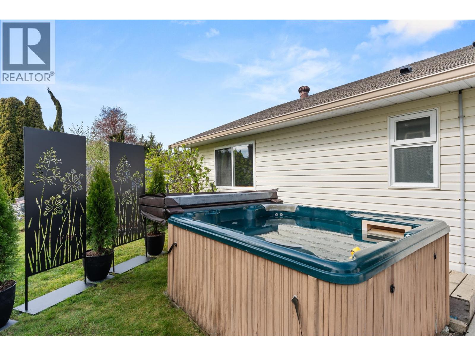 6365 Homestead Avenue, Sechelt, British Columbia  V7Z 0M7 - Photo 39 - R3113936