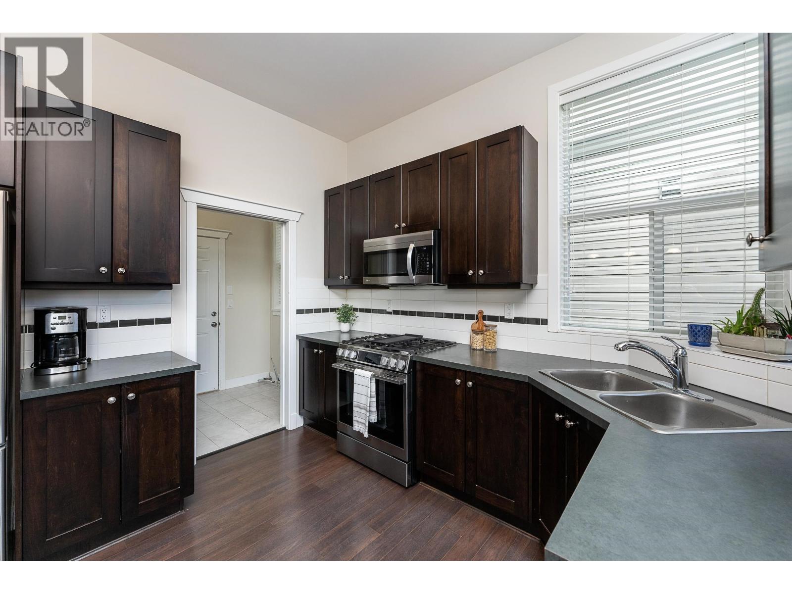 3416 Galloway Avenue, Coquitlam, British Columbia  V3E 0B8 - Photo 4 - R3113941