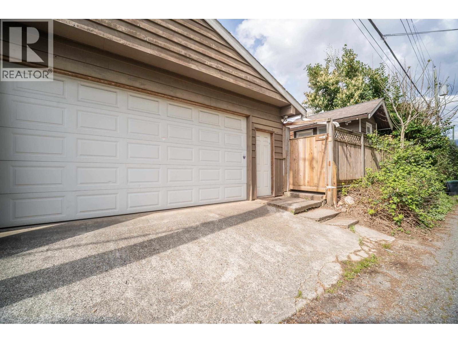 1119 Cloverley Street, North Vancouver, British Columbia  V7L 1N7 - Photo 36 - R3113955