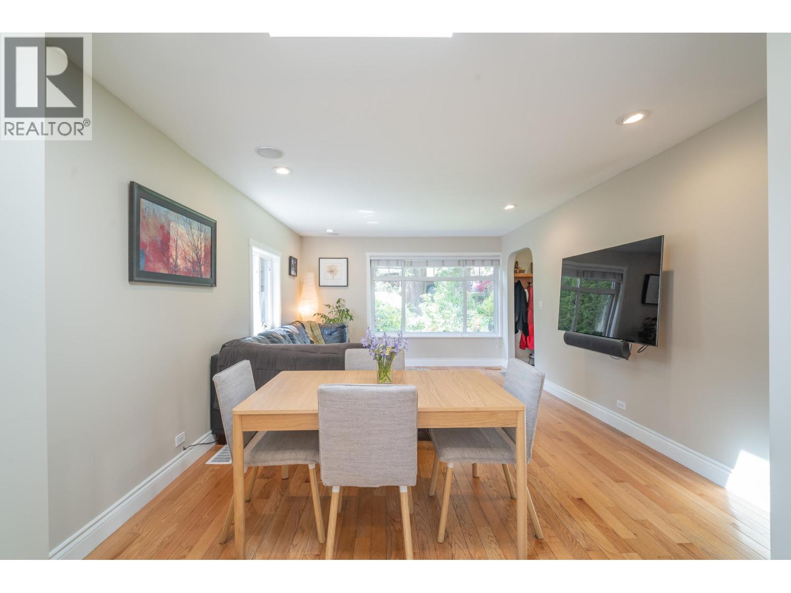 1119 Cloverley Street, North Vancouver, British Columbia  V7L 1N7 - Photo 5 - R3113955