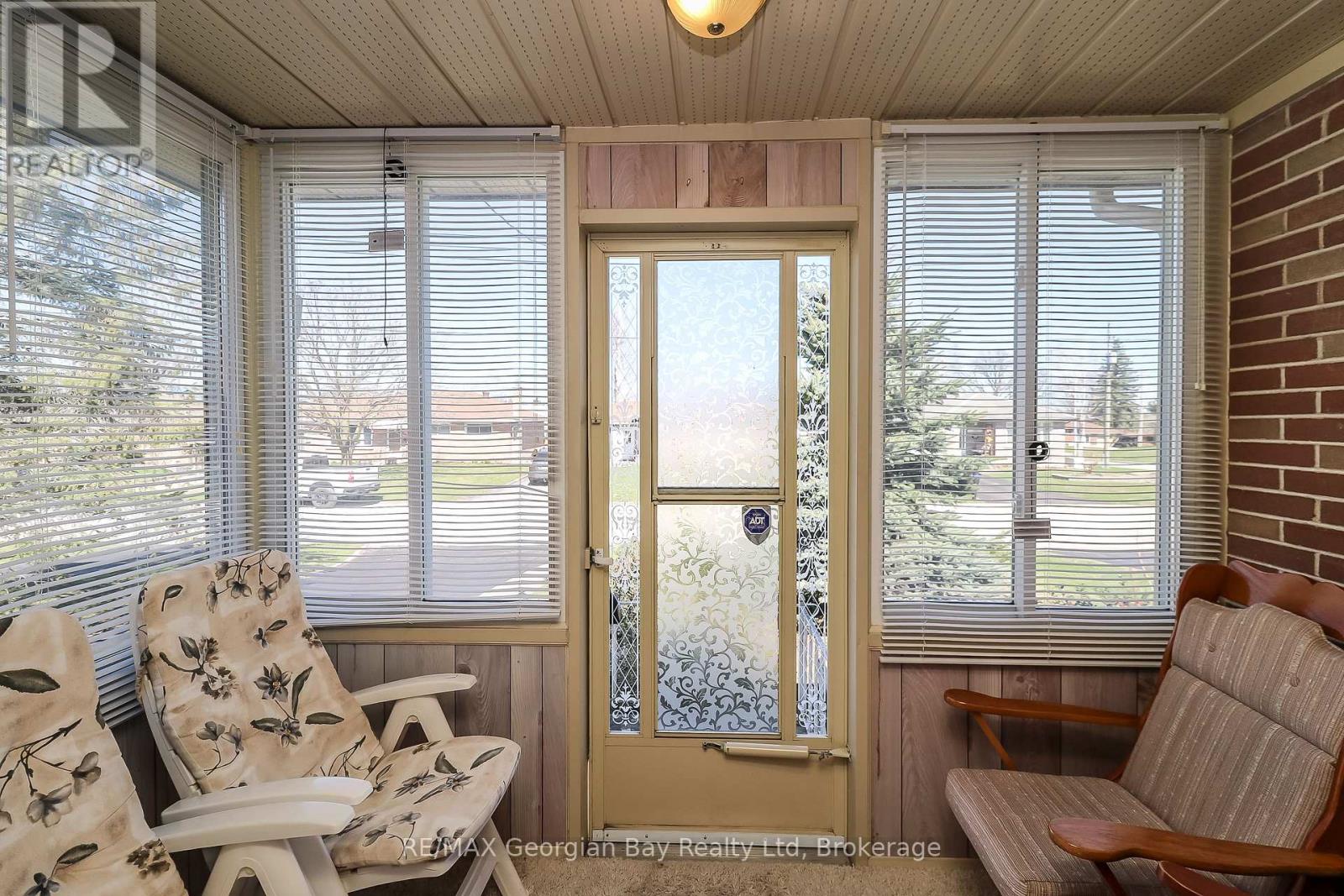 287 John Street, Midland, Ontario  L4R 2J6 - Photo 3 - S13025492