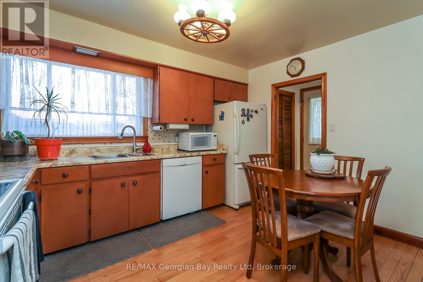 287 John Street, Midland, Ontario  L4R 2J6 - Photo 5 - S13025492